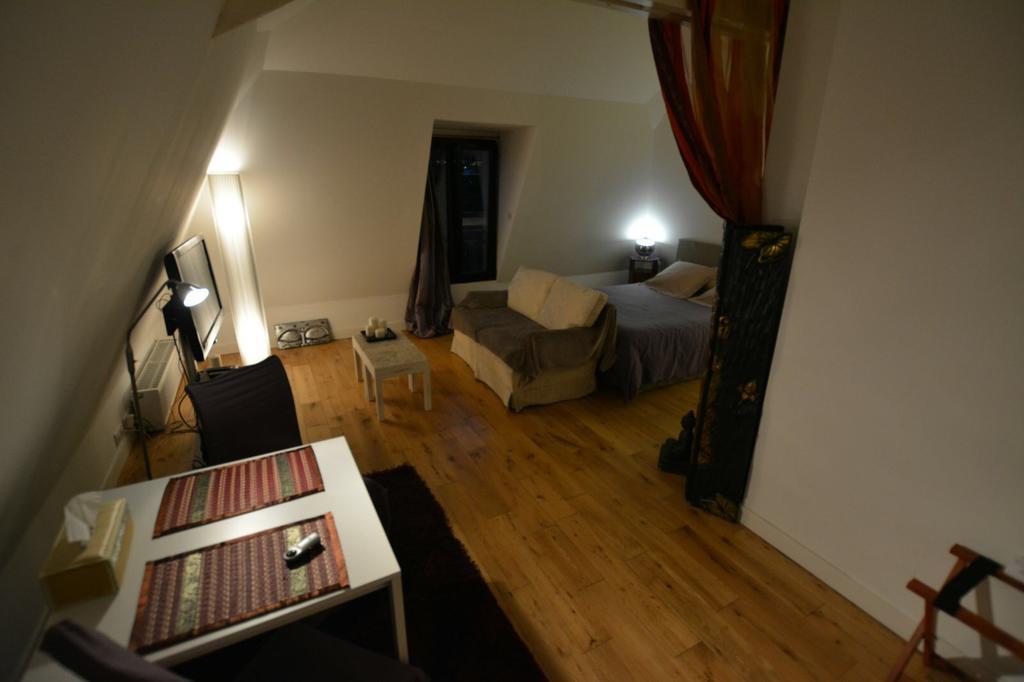 Maison D'Hotes Les Coudreaux Rueil-Malmaison Kültér fotó