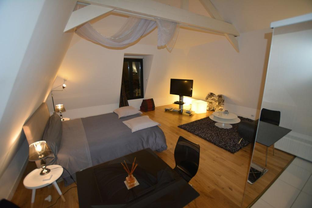 Maison D'Hotes Les Coudreaux Rueil-Malmaison Kültér fotó
