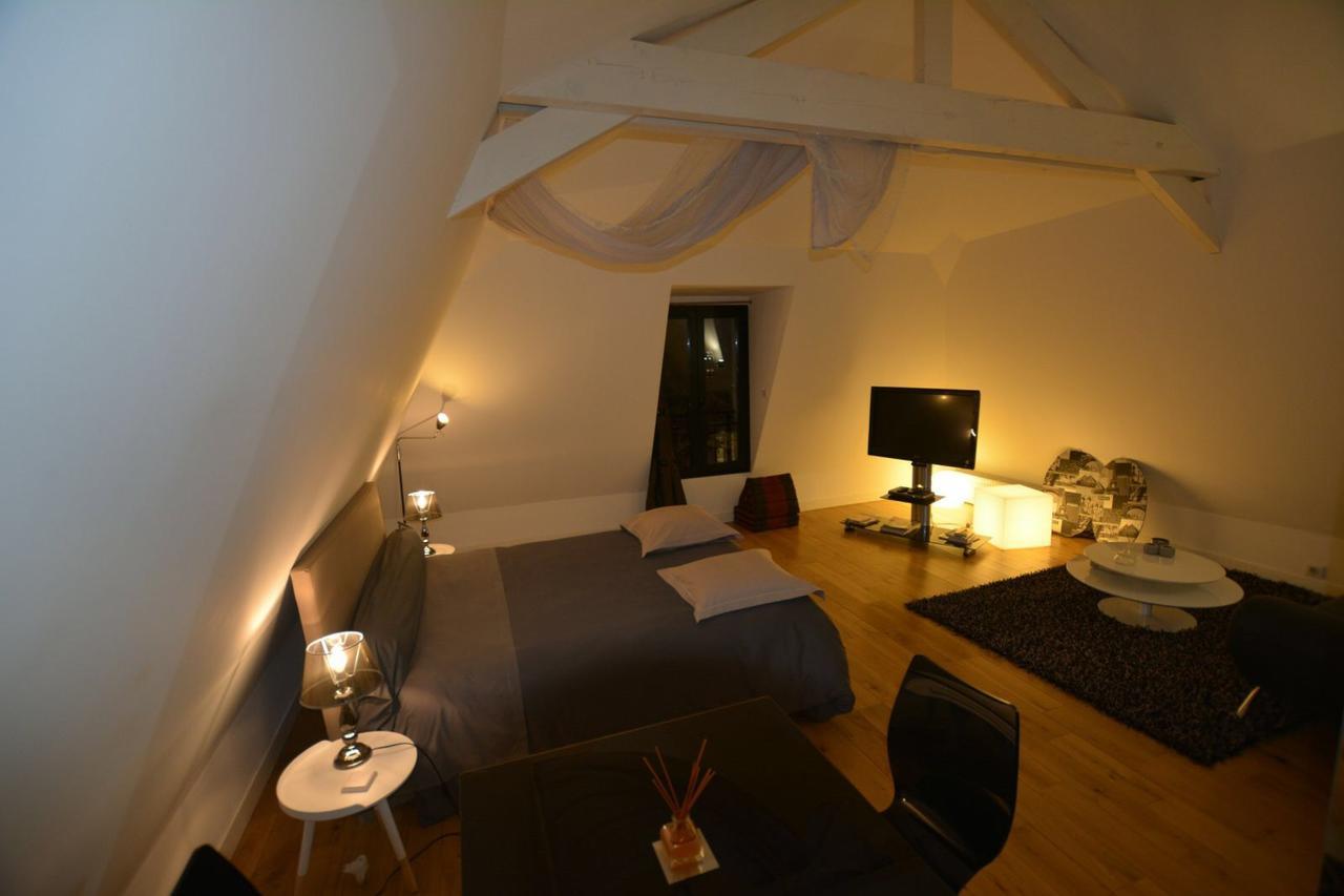 Maison D'Hotes Les Coudreaux Rueil-Malmaison Kültér fotó